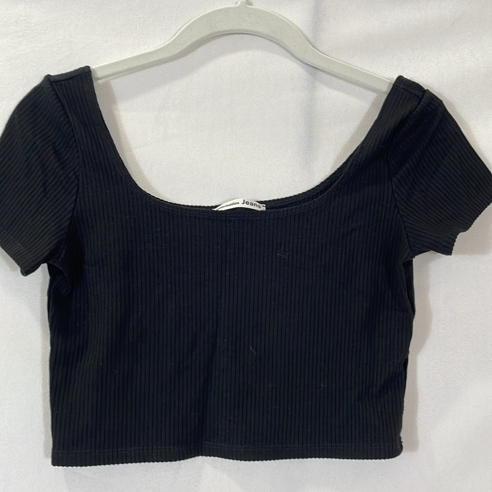 Reformation Jeans Tee Size S Black Ribbed Cropped Baby Tee EUC